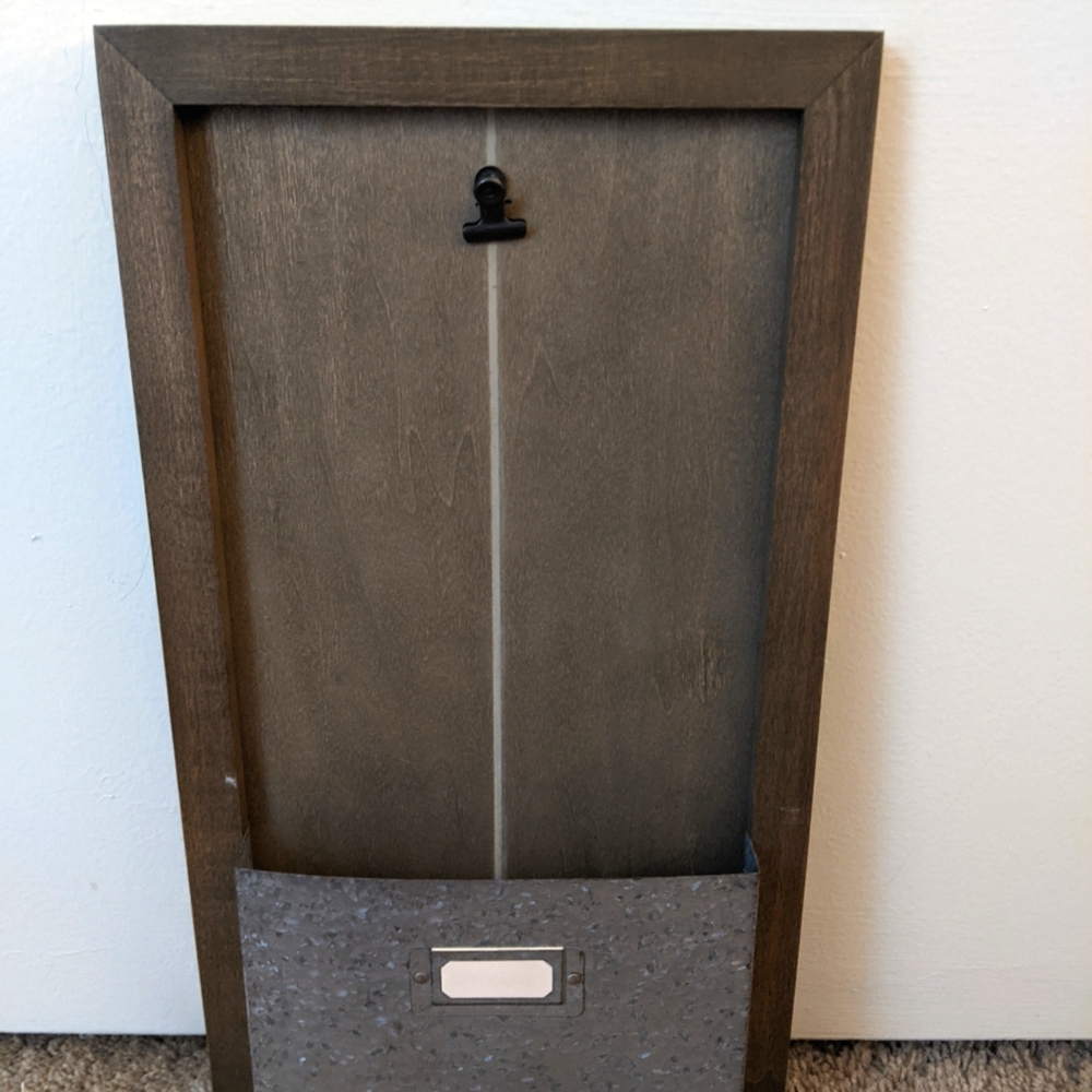 Kohl's Roost Photo and Pocket Board